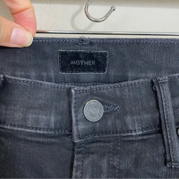 MOTHER The Insider Crop Step Fray Jeans in Not Guilty Size 29 - Picture 4 of 15